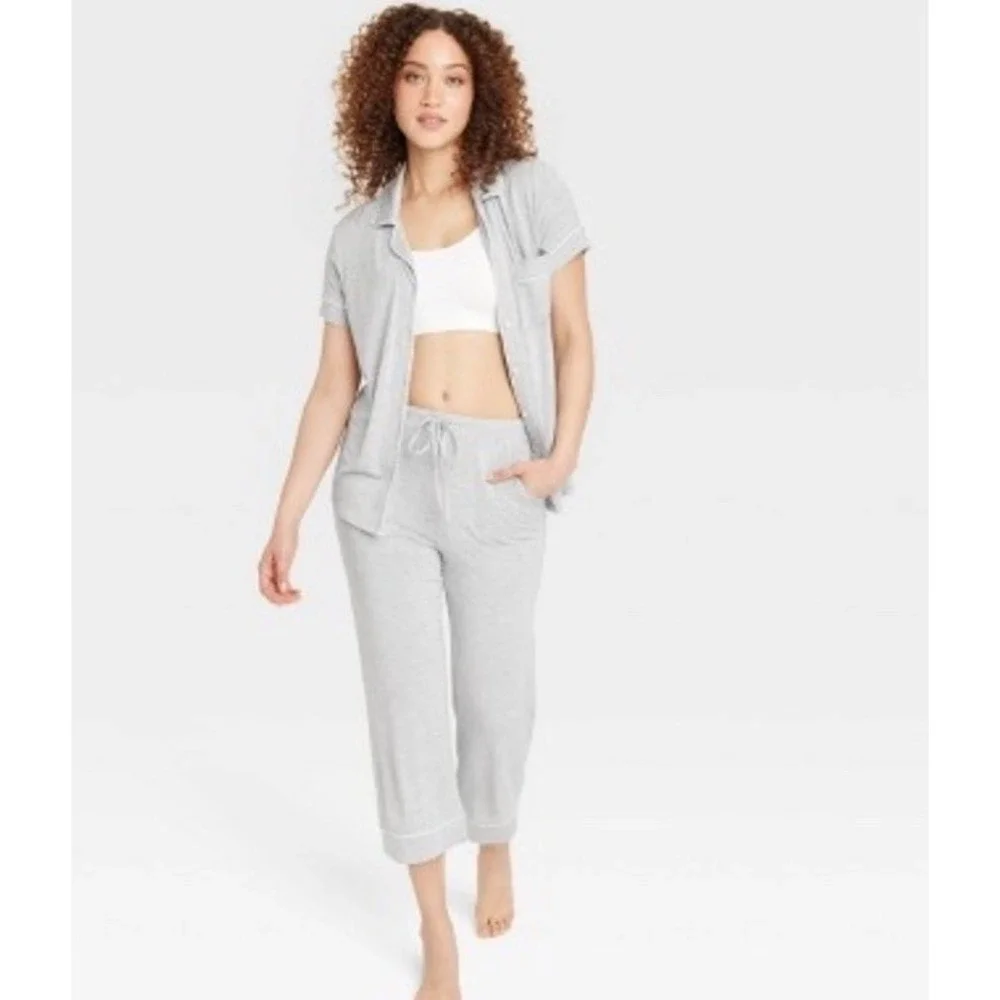 Women's Size XL Auden Cloud Knit Short Sleeve Top  & Cropped Pants Pajamas GRAY - Picture 2 of 6